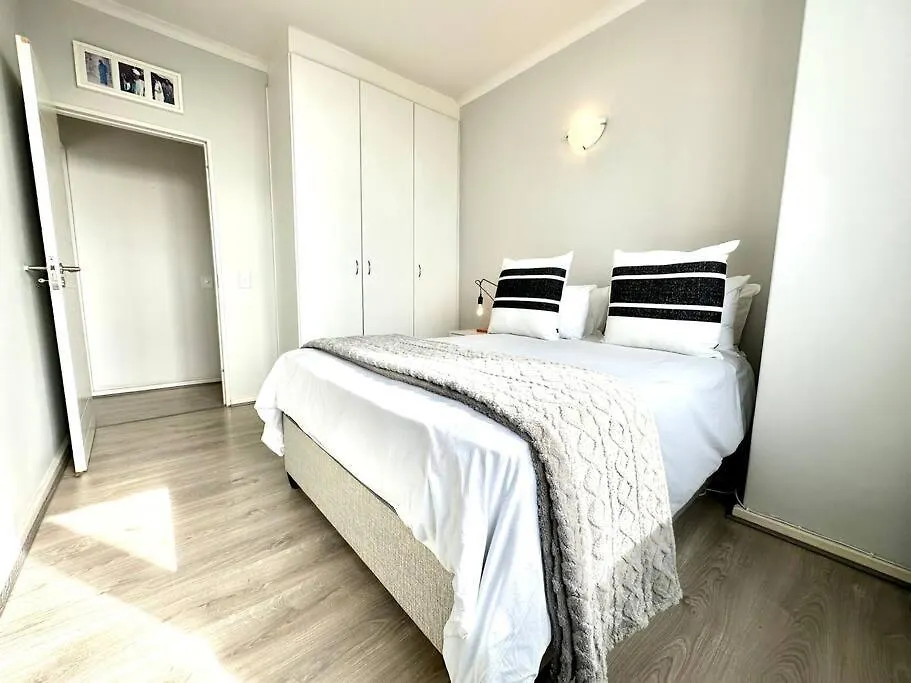 City Vista Views & Light Sparkle Cape Town Daire