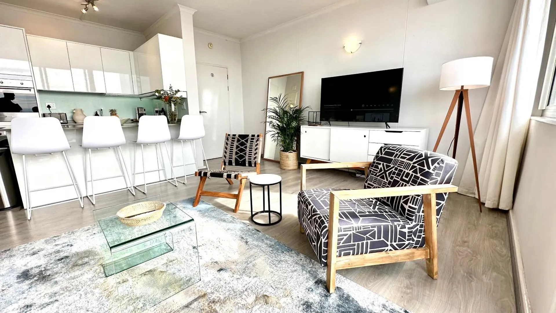 Daire City Vista Views & Light Sparkle Cape Town