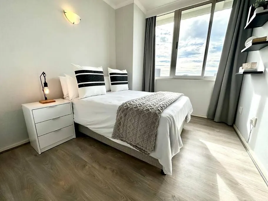 City Vista Views & Light Sparkle Cape Town Apartment